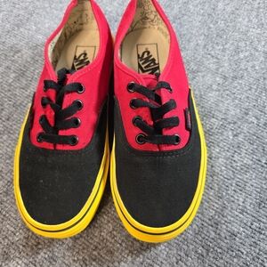 Vans Womens Disney Mickey Mouse Red and Black Sneakers Sz 6.5